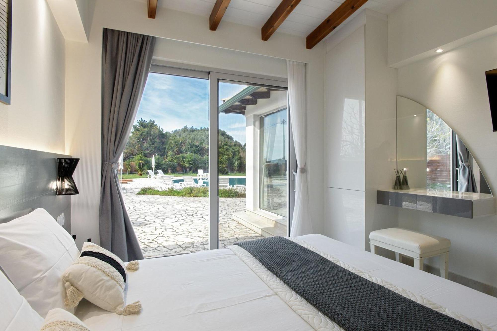 Villa Aurora Blue By Posarellivillas *